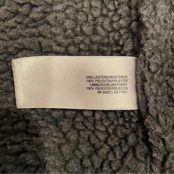 🧺Bundle for $3 Old Navy Sherpa Doorbus Fleece Jacket — free - Picture 8 of 9